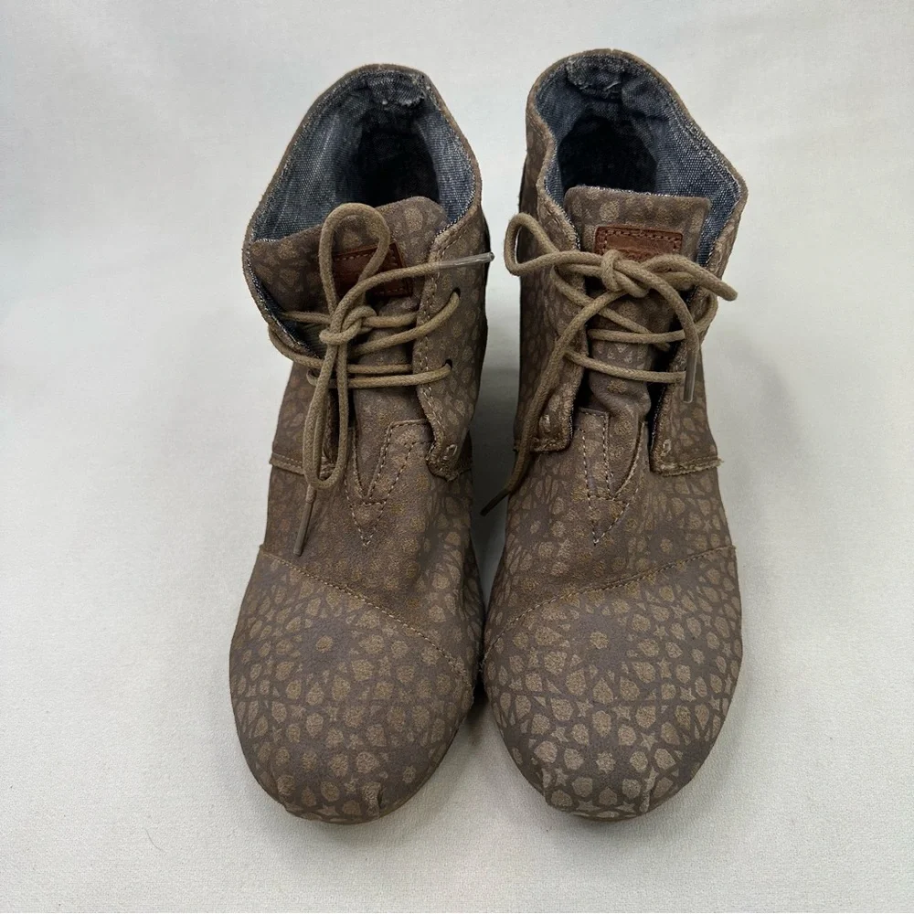 TOMS Desert Wedge Booties Size 12 Brown Printed Lace Up Ankle Boots